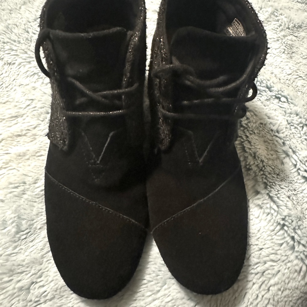 Toms wedge bootie, size 9.5 in black. Like new condition. Asking $25